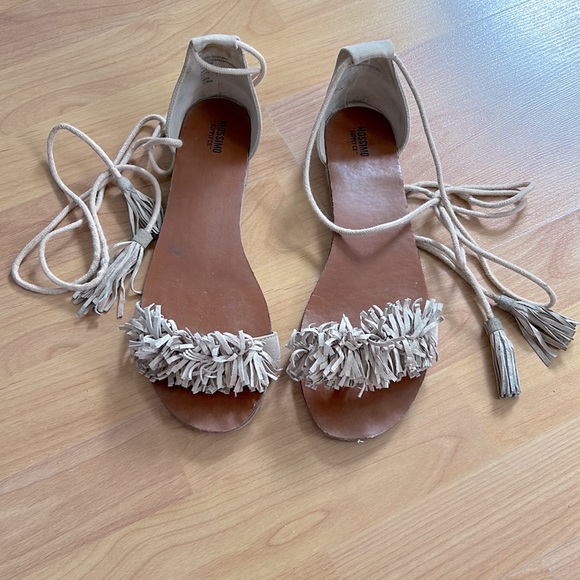 Shoes - Fringe Tie Sandals Size 9.5
